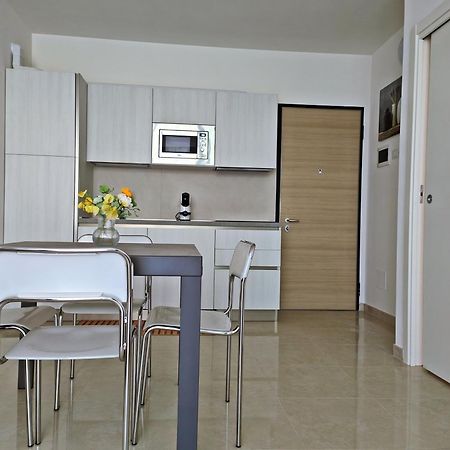 Apartment Mare45 - 10 Minutes Walk From The Beach With One Private Ombrella And Two Sun-Beds เอราเกลอามาเร ภายนอก รูปภาพ