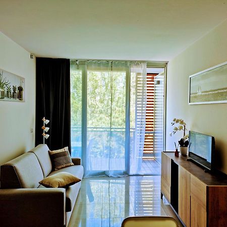 Apartment Mare45 - 10 Minutes Walk From The Beach With One Private Ombrella And Two Sun-Beds เอราเกลอามาเร ภายนอก รูปภาพ